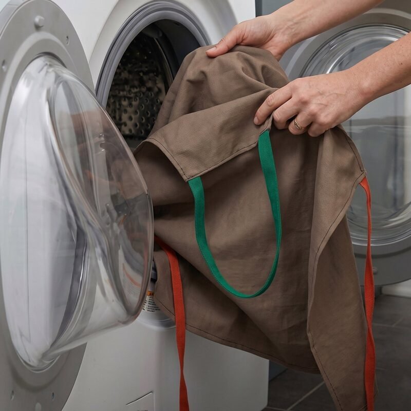 Waterproof Kitchen Apron � Adjustable with Pockets for Cooking
