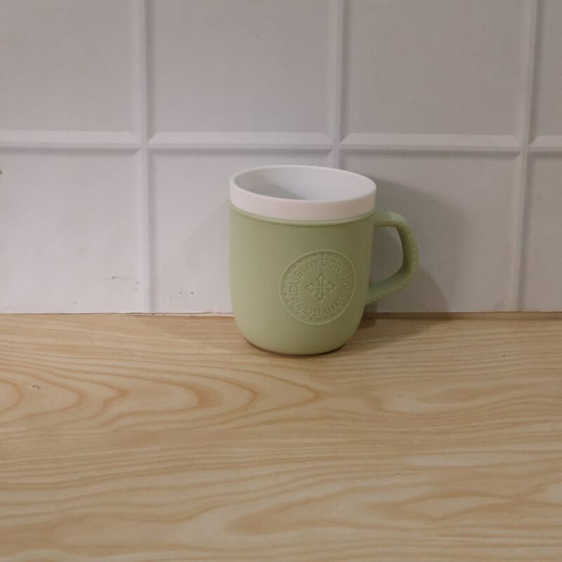 Plastic Coffee Mug with Handle � Leather-Textured Reusable Cup