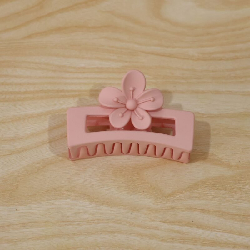 Plastic Hair Claw Clip � Strong Grip & Trendy Design for Women & Girls