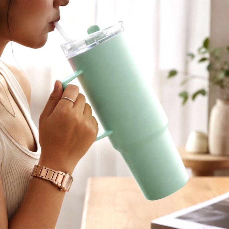 Travel Tumbler � Large 1800ml Capacity with Leak-proof Lid