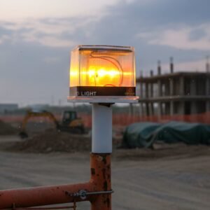 02_87277d39-1762-4b24-87a0-6e452d340e99.jpg Solar Warning Light – Bright, Eco-Friendly Outdoor Safety Signal