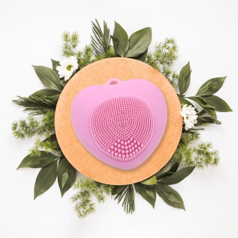 02_8ab0c1d5-8c0c-458c-b52f-789ee18ce1fb.jpg Silicone Face Wash Brush – Heart-Shaped Deep Cleansing | Glimmerly