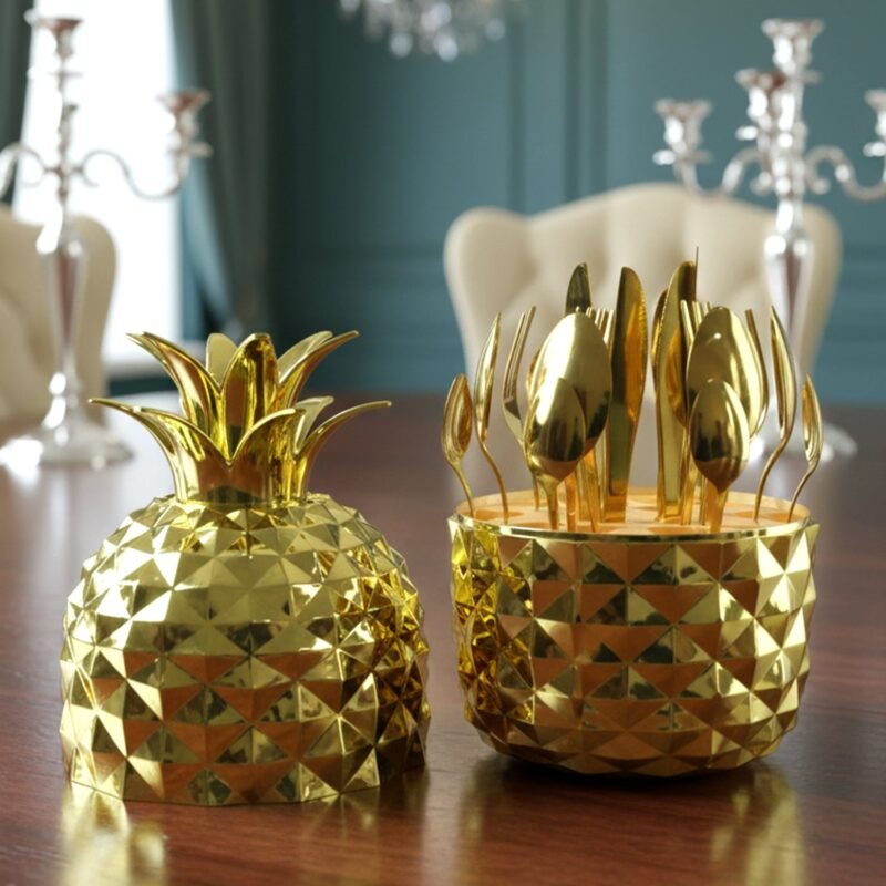 02_b6e8357d-517a-42dd-b6d1-27d4bc24e86b.jpg Gold Stainless Steel Cutlery Set – Luxury 24-Piece with Pineapple Stand