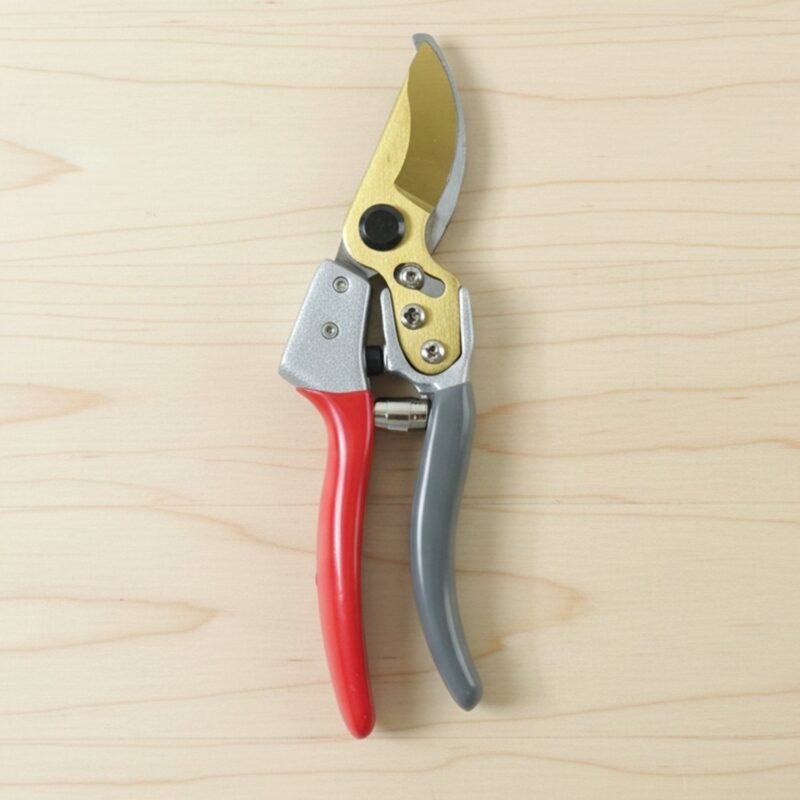 02_b99cc26e-e034-4ba3-8580-cc2c65965cec.jpg Garden Pruners – Heavy Duty 8-inch Scissor for Precise Cutting