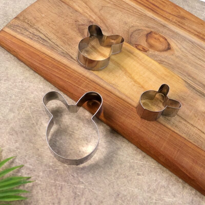 02_d0f16ce9-02fa-49e3-a892-1fa00b51e6d9.jpg Stainless Steel House Shape Cookie Cutter Set � 3 Durable Baking Molds