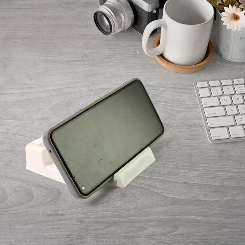 Plastic Mobile Phone Stand � Wall Mounted Organizer & Charger