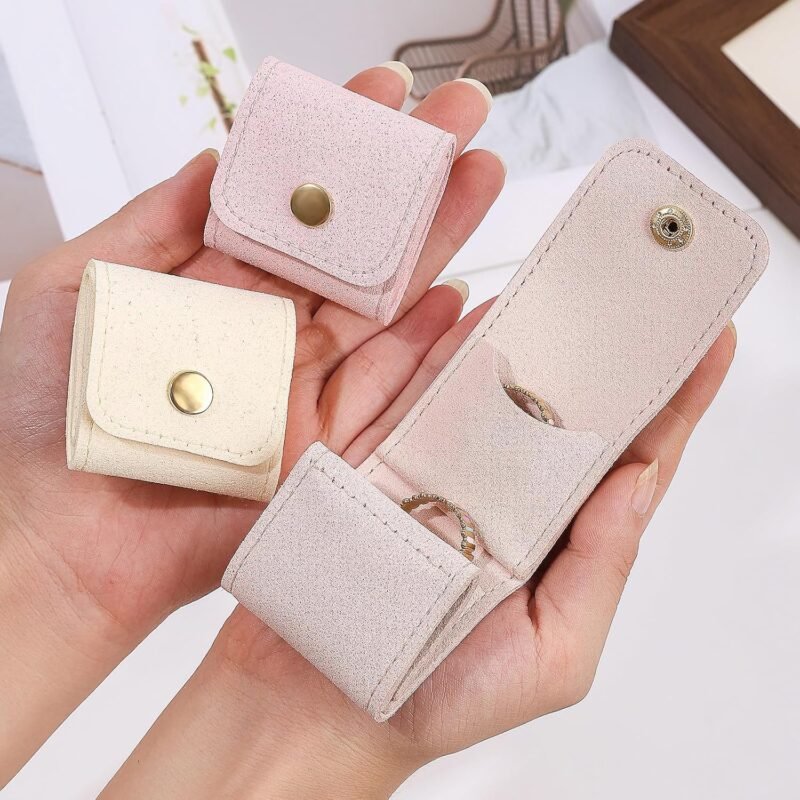 03_JewelryCase.jpg Jewellery Storage Pouch – Compact Foldable Travel Organizer