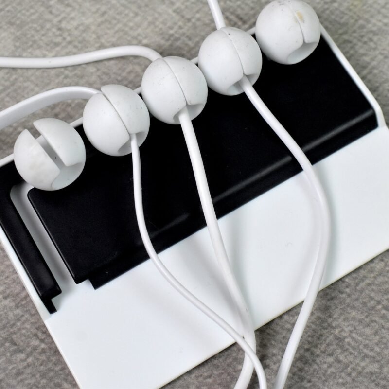 Cable Management Clip � Keep Wires Neat & Clutter-Free