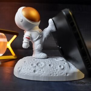 03_b4a709fd-eb50-42b8-8d0a-dcafca5a2bd3.jpg Astronaut Phone Holder � 3D Spaceman Design, Resin | PHOBIA