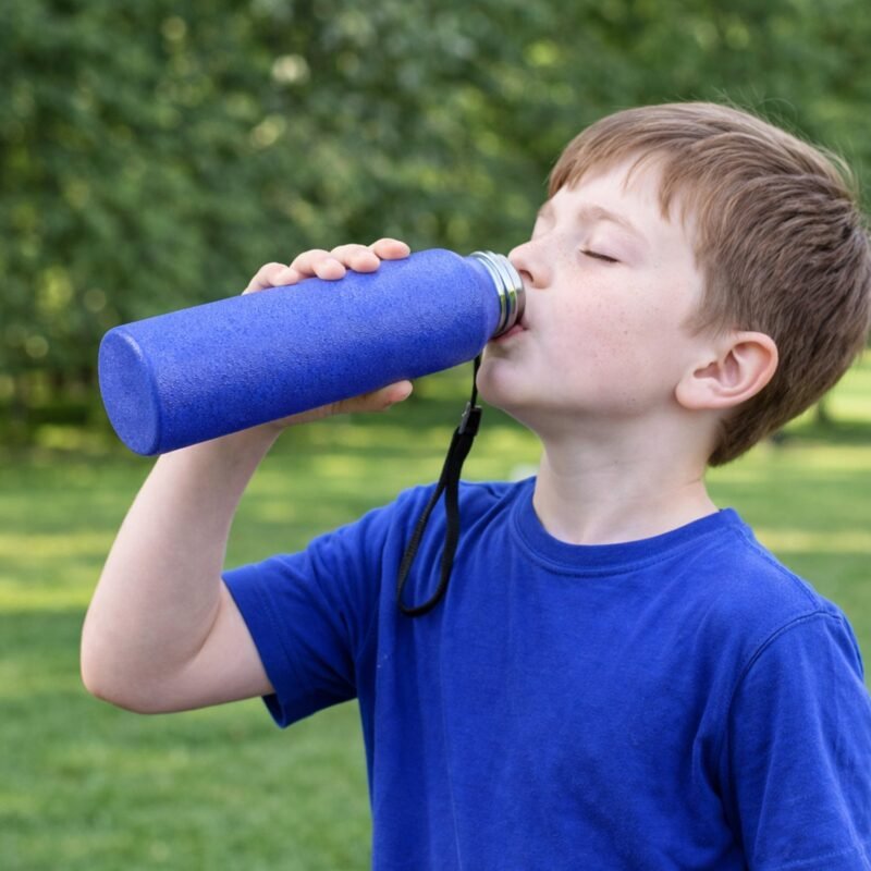 03_bottle_9266695f-ffa4-40e3-ad2c-09e05e88fb70.jpg Stainless Steel Water Bottle 1000 ML – Leakproof & Durable