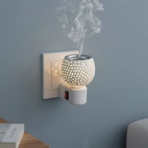 03_fb7a35da-30cd-46a9-80b2-0e396f7f1820.jpg Star Cut Glass Aroma Diffuser – Elegant Plug-In Night Lamp