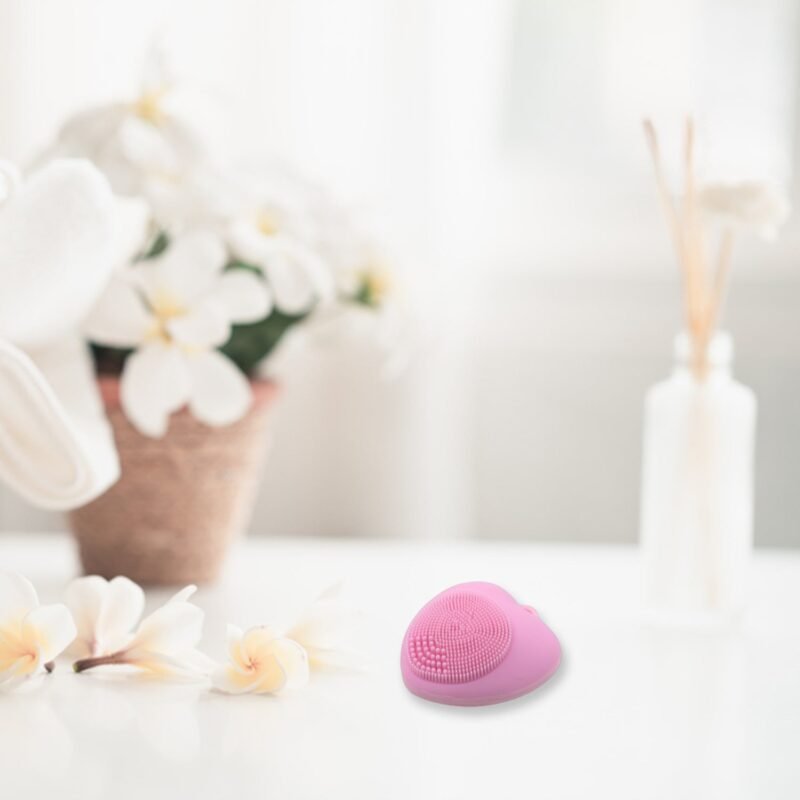 04_09e74296-5247-427e-8faf-18ca75e9266f.jpg Silicone Face Wash Brush – Heart-Shaped Deep Cleansing | Glimmerly