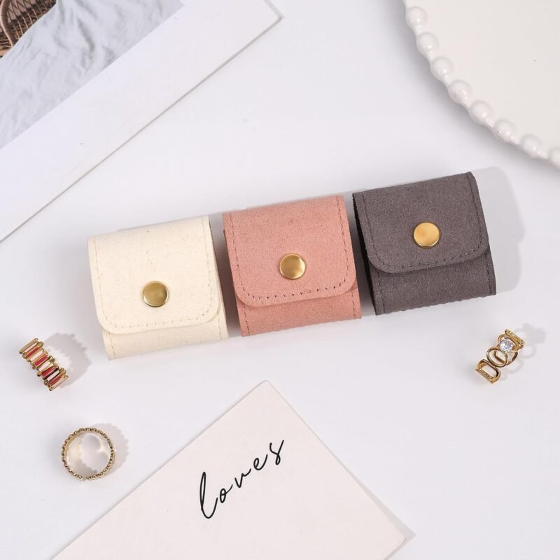 04_JewelryCase.jpg Jewellery Storage Pouch – Compact Foldable Travel Organizer