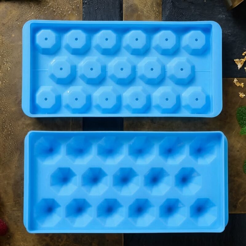 05_011b753b-ef79-454a-84dd-6babbf937086.jpg Multipurpose Ice Cube Tray – Flexible Mold for Drinks & Snacks