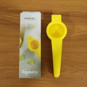 Lemon Squeezer – Compact Manual Citrus Juicer for Fresh Juice