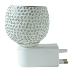 06_c9c6a8f7-463b-424e-8d01-d5a7d0fd0cf5.jpg Star Cut Glass Aroma Diffuser – Elegant Plug-In Night Lamp