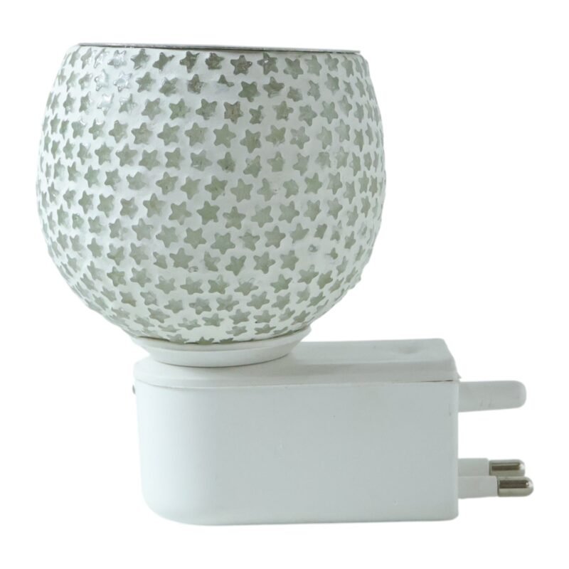 06_c9c6a8f7-463b-424e-8d01-d5a7d0fd0cf5.jpg Star Cut Glass Aroma Diffuser – Elegant Plug-In Night Lamp