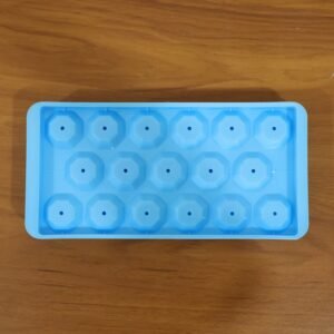07_c0faafd1-8fe6-4d2c-9119-5edc57de07cd.jpg Multipurpose Ice Cube Tray – Flexible Mold for Drinks & Snacks