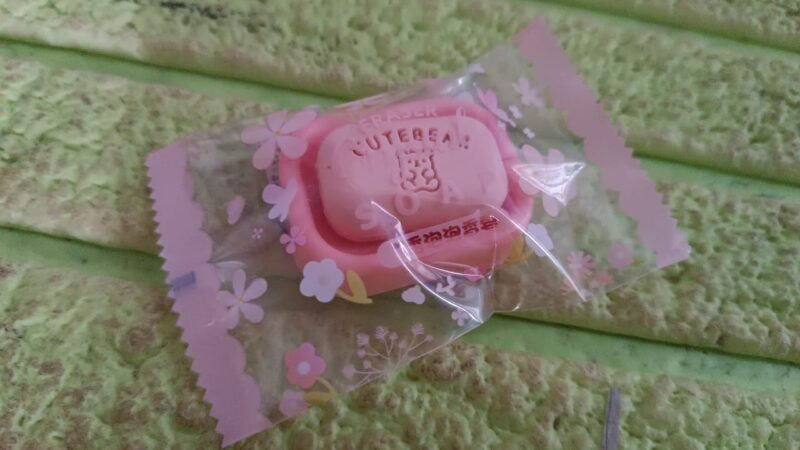09749397-075a-43d4-a84c-bee13c905500.jpg Soap Shaped Erasers � Fun, Compact & Reusable Stationery
