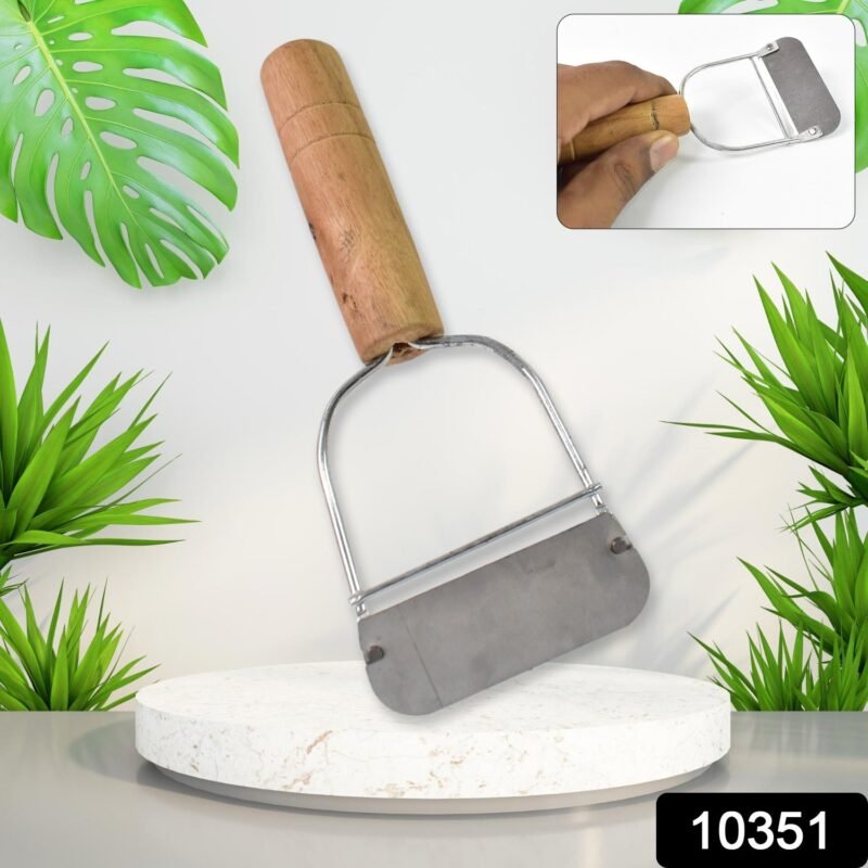114.jpg Wooden Handle Vegetable Peeler � Ergonomic & Durable Design