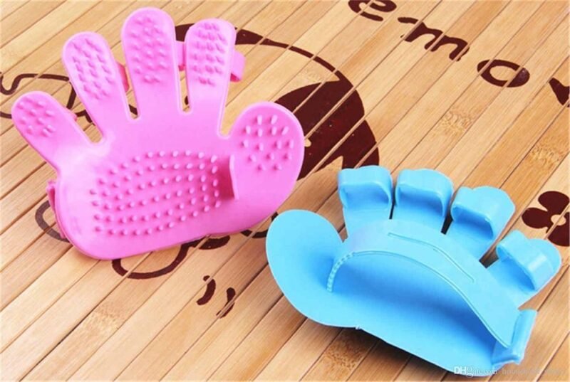 Pet Grooming Gloves � Gentle & Effective Fur Removal and Massage