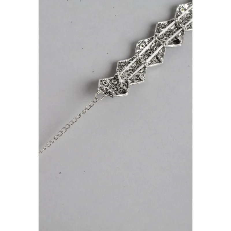 53534558680_dfb9a96a01_o_d-1000x1000-1.webp Generic Women's Rose Gold Plated Alloy Choker (Silver & Black)