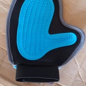 Pet Grooming Glove � Gentle Deshedding & Massage Tool for Pets