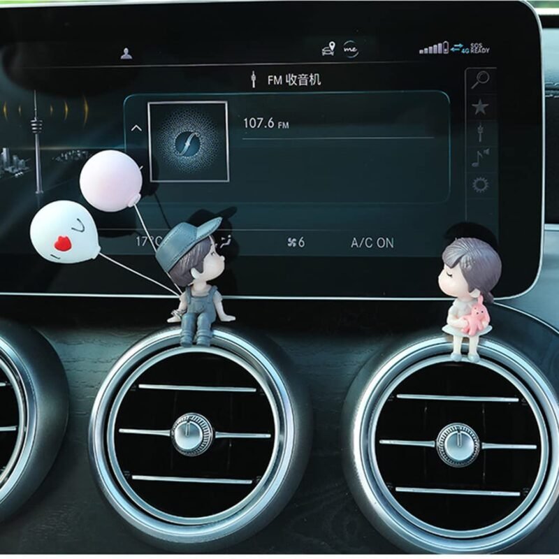 Cute-Couple-Figurines_06.jpg Cute Couple Car Dashboard Figurine – Romantic Mini Showpiece for Car & Home
