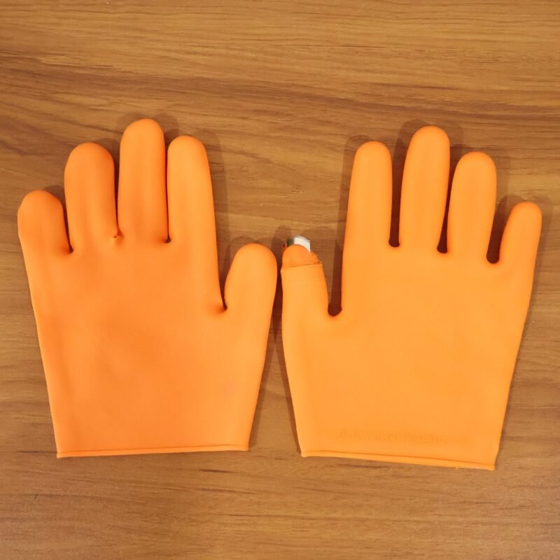 Silicone Gloves � Hand Protection with Built-in Finger Guard