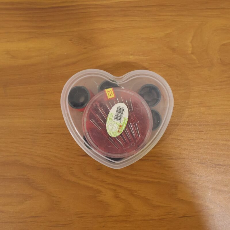 Portable Sewing Kit – Compact & Ideal for Quick Repairs