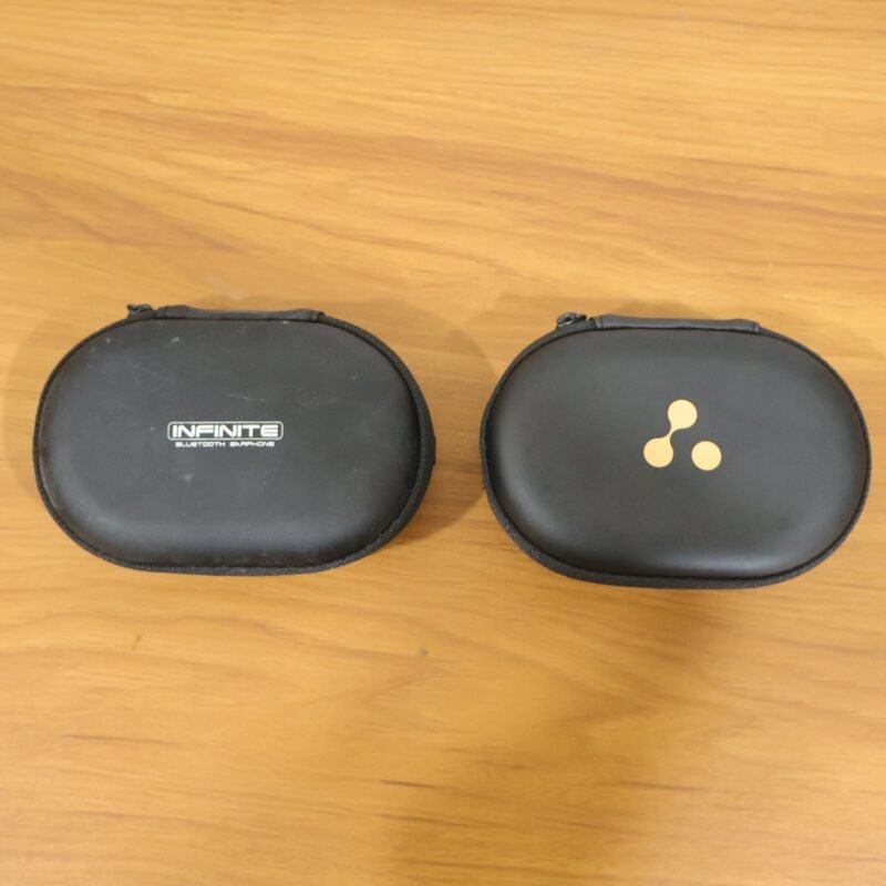 HeadphonesCarryingCase-live.jpg Wireless Earbuds Travel Case – Compact & Hard Shell Protection