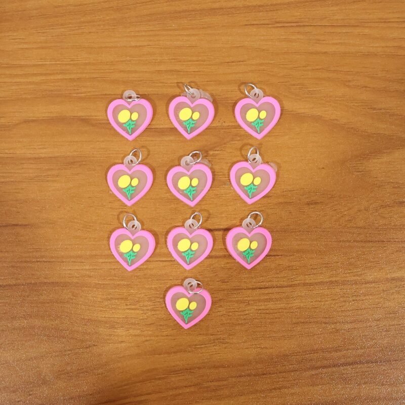Key-Chain-Accessories-air-Heart-01-live.jpg Cute Heart & Flower Bag Charm Set – Versatile & Stylish