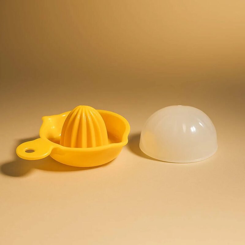Hand-Operated Citrus Juicer � Compact, Easy to Use & Mess-Free