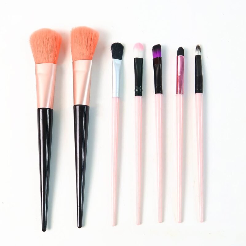 Mackup-Brush-05.jpg Professional Soft Makeup Brush Set – 7-Pc with Travel Pouch