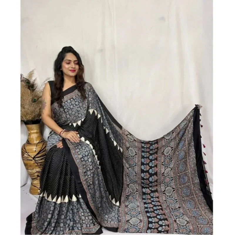 PID-62463-Generic-Women-s-Satin-Printed-Saree-With-Unstitched-Blouse-5-5-Mtr-Black-1-1000x1000-1.webp Generic Women's Satin Printed Saree With Unstitched Blouse 5.5Mtr (Black)