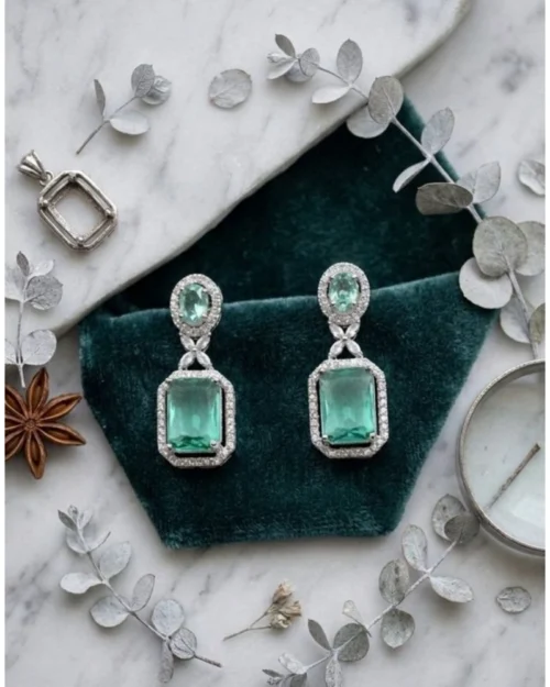 Generic Women's Brass Silver Plated Drop Earrings (Green)