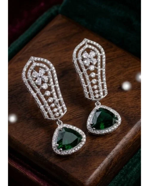 Generic Women's Brass Silver Plated Drop Earrings (Green)