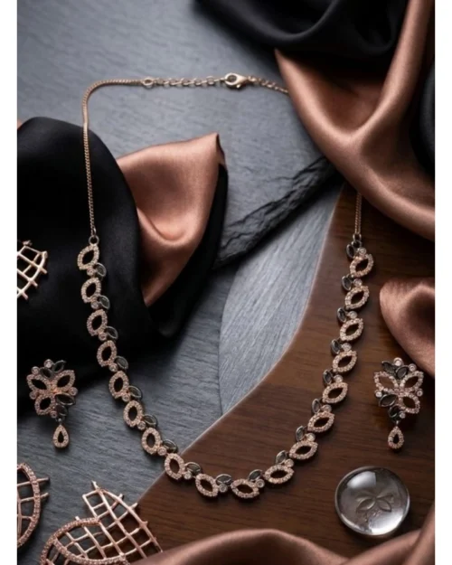 Generic Women's Brass Silver Plated Necklace set (Silver)
