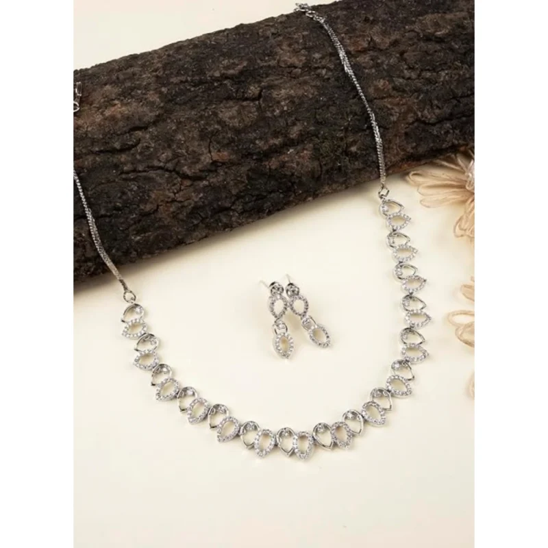 Generic Women's Brass Silver Plated Necklace set (Silver)