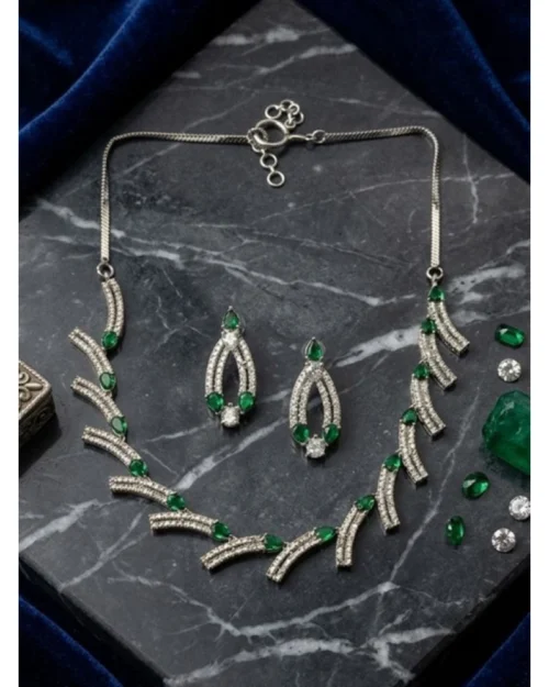 Generic Women's Brass Silver Plated Necklace set (Green)