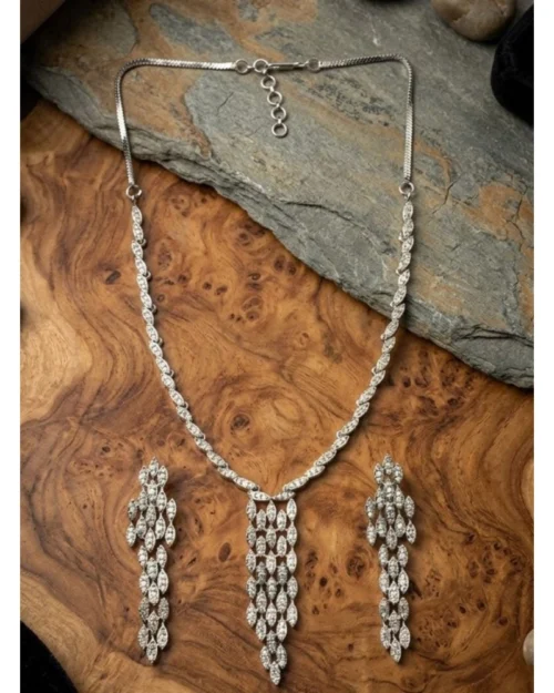 Generic Women's Brass Silver Plated Necklace set (Silver)