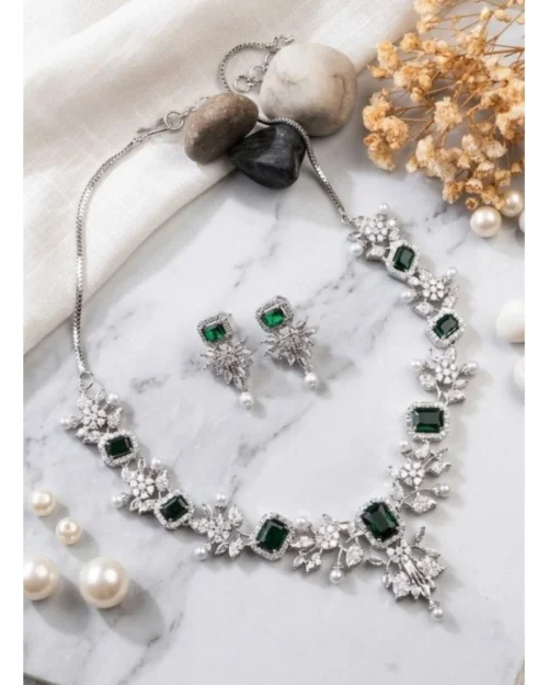 Generic Women's Brass Silver Plated Necklace set (Green)