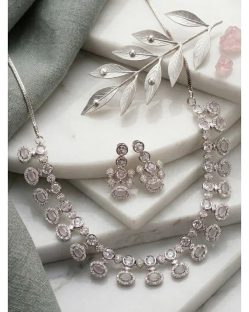 Generic Women's Brass Silver Plated Necklace set (White)
