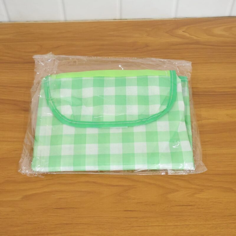 PicnicMatBlanket-liv.jpg Foldable Picnic Mat – Portable, Waterproof & Easy to Carry