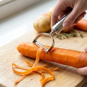 Stainless Steel Vegetable Peeler � Effortless Food Prep Tool
