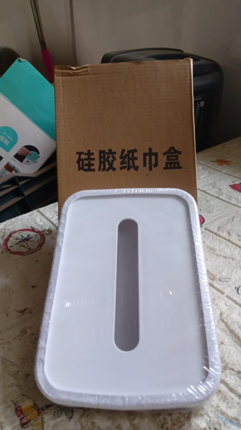 b3adb0e8-65f1-4f59-9b15-c40e55160c51_266b9088-ccbd-4bf7-a51b-694ae9ef1165.jpg Silicone Tissue Holder – Foldable & Stylish for Home & Office