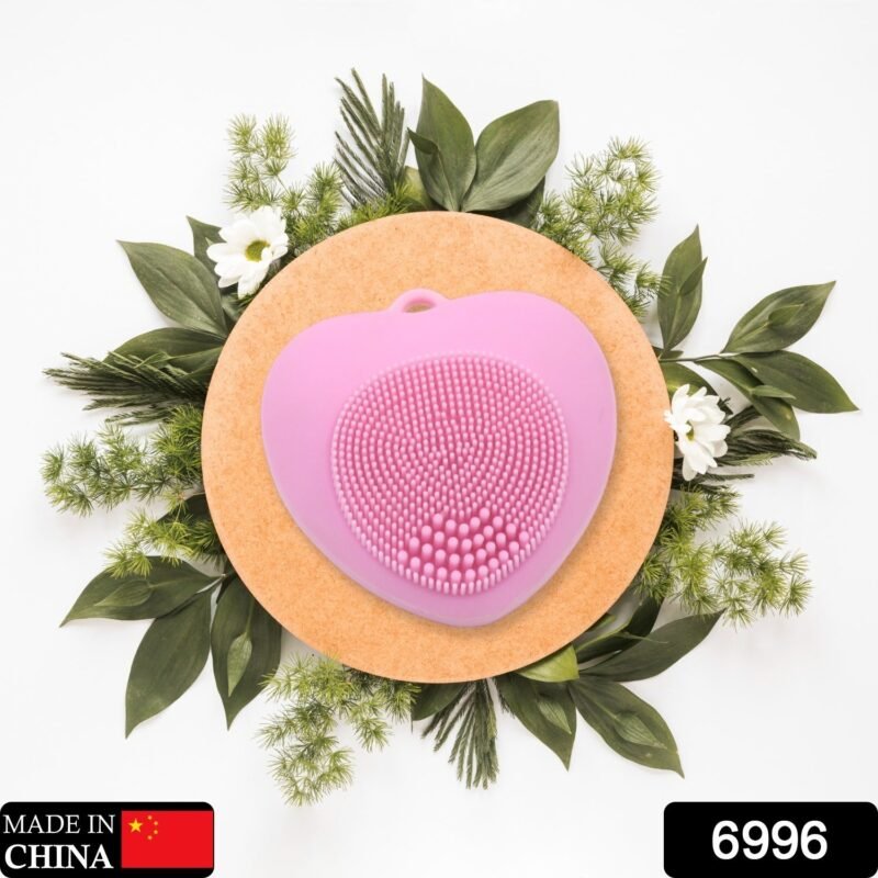 e084b6e3-1097-4423-83ab-7cbaf89332f9.jpg Silicone Face Wash Brush – Heart-Shaped Deep Cleansing | Glimmerly
